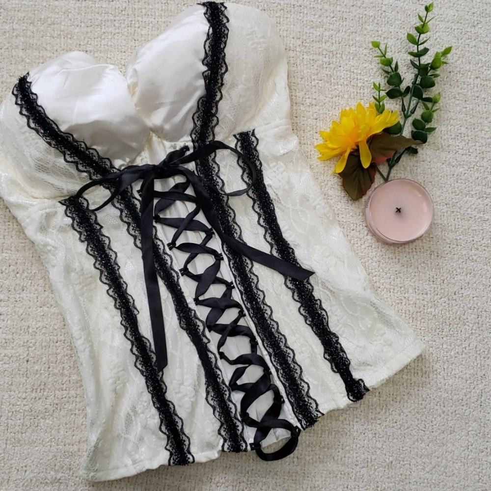 Corset top w/ FREE black twin